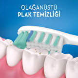 Oral-B Advantage Komple Temizlik  Diş Fırçası